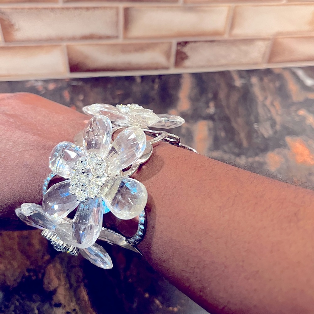 NWOT Silver Bracelet with Clear Floral Details